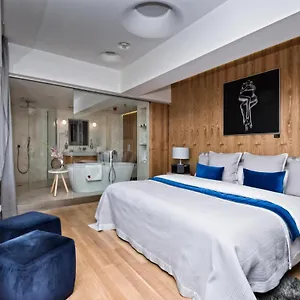 https://one-room-hotel.praguehotelsweb.com